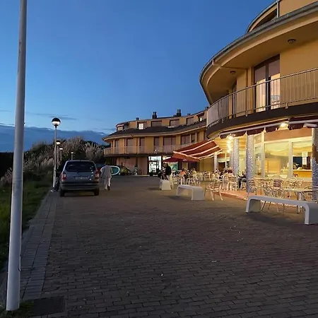 Apartamento En Primera Linea De Playa شقة *